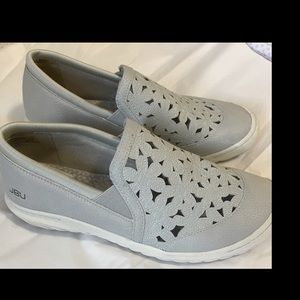 JBU by Jambu women’s comfort casual oxford flat.